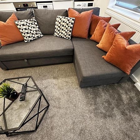 Walnut Flats-F4, 2-Bedroom With Ensuite - Parking, Netflix, Wifi - Close To Oxford, Bicester & Blenheim Palace Кідлінґтон Екстер'єр фото