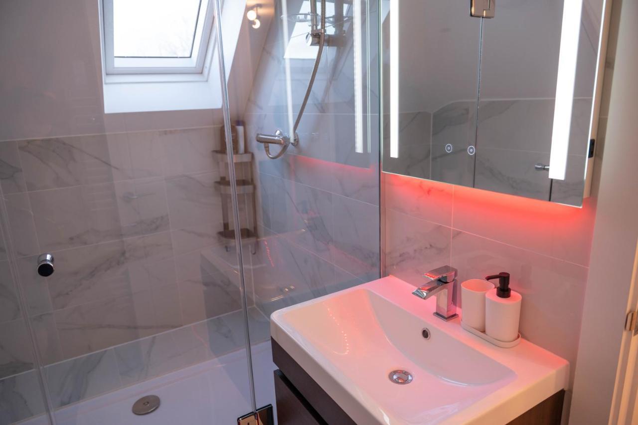 Walnut Flats-F4, 2-Bedroom With Ensuite - Parking, Netflix, Wifi - Close To Oxford, Bicester & Blenheim Palace Кідлінґтон Екстер'єр фото